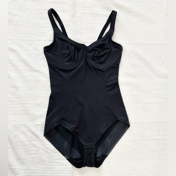 Naomi & Nicole Comfortable Firm Underwire Body Brief - Picture 8 of 15